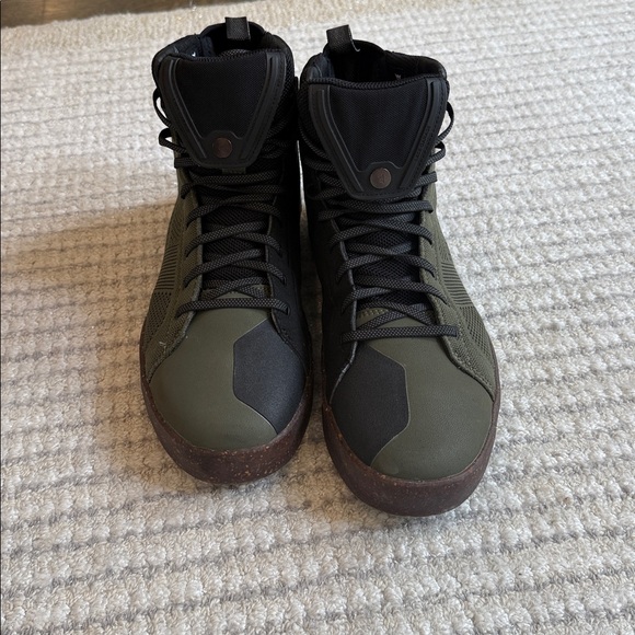 Men’s DIANESE Metractive Air Black and Green High-Top Men's Sneakers - Picture 1 of 7